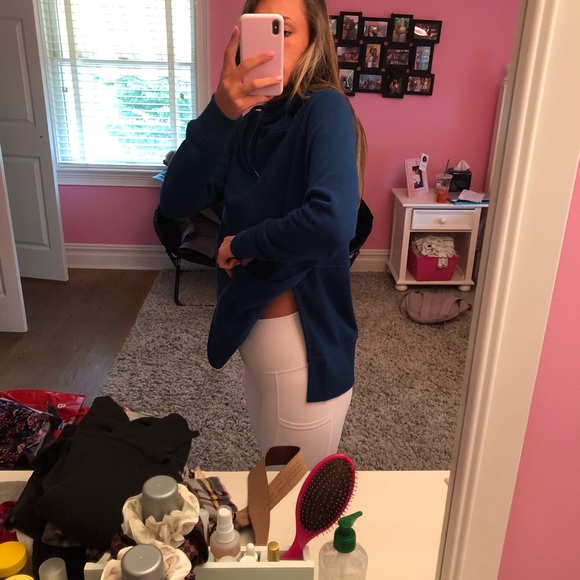 pullover - Picture 2 of 3